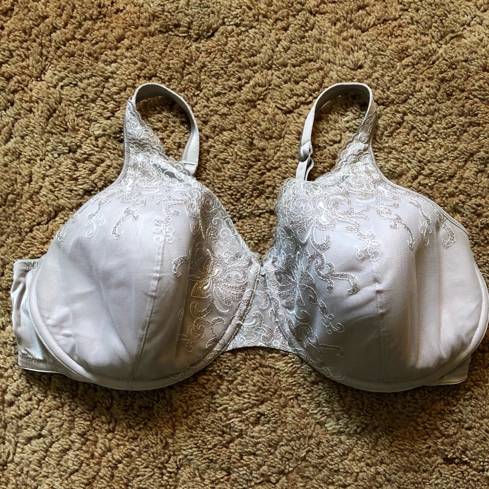 Woman’s bra, size 44DD